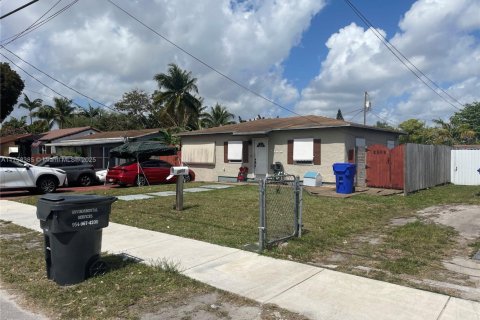 Купить виллу или дом в Холливуд, Флорида 2 спальни, 80.27м2, № 1985398 - фото 3