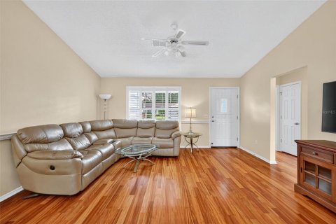House in The Villages, Florida 3 bedrooms, 150.22 sq.m. № 1914468 - photo 9