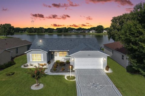 House in The Villages, Florida 3 bedrooms, 150.22 sq.m. № 1914468 - photo 1
