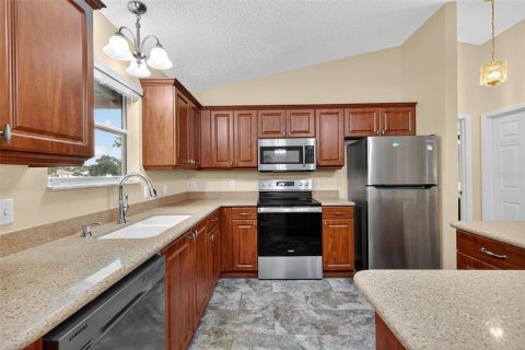 House in The Villages, Florida 3 bedrooms, 150.22 sq.m. № 1914468 - photo 4
