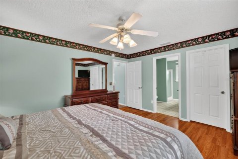 House in The Villages, Florida 3 bedrooms, 150.22 sq.m. № 1914468 - photo 13