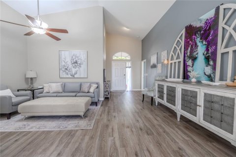 House in Tarpon Springs, Florida 4 bedrooms, 191.19 sq.m. № 1831214 - photo 3