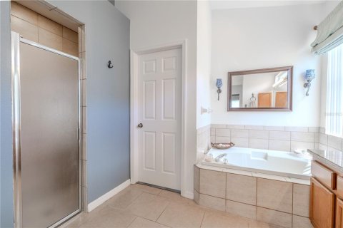 House in Tarpon Springs, Florida 4 bedrooms, 191.19 sq.m. № 1831214 - photo 22