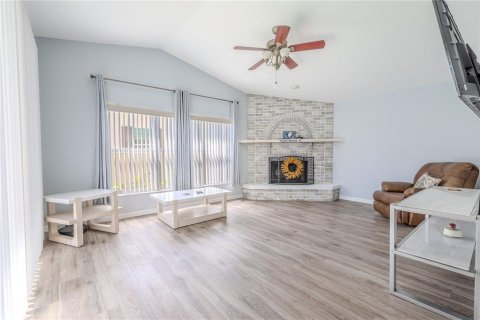 House in Tarpon Springs, Florida 4 bedrooms, 191.19 sq.m. № 1831214 - photo 12