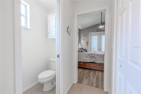 House in Tarpon Springs, Florida 4 bedrooms, 191.19 sq.m. № 1831214 - photo 24