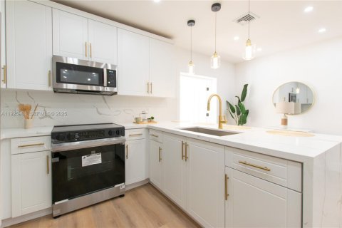 Купить виллу или дом в Норт-Лодердейл, Флорида 4 спальни, 105.17м2, № 1984638 - фото 8