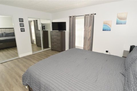 Condo in Largo, Florida, 1 bedroom  № 2223794 - photo 30