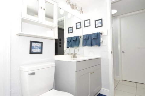 Condo in Largo, Florida, 1 bedroom  № 2223794 - photo 24