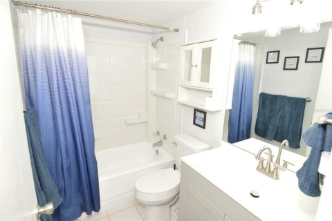 Condo in Largo, Florida, 1 bedroom  № 2223794 - photo 22
