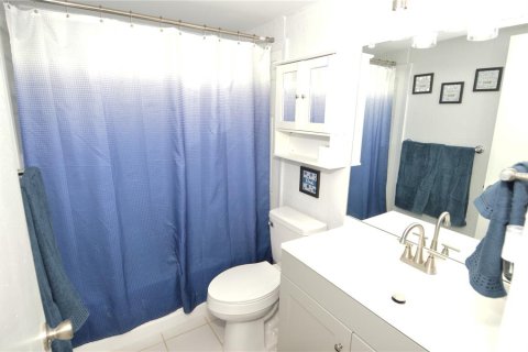 Condo in Largo, Florida, 1 bedroom  № 2223794 - photo 20