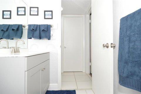 Condo in Largo, Florida, 1 bedroom  № 2223794 - photo 25