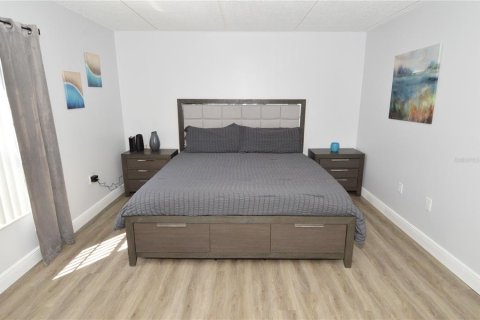 Condo in Largo, Florida, 1 bedroom  № 2223794 - photo 27