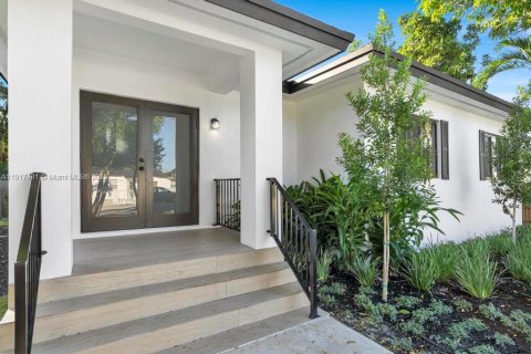 House in Miami, Florida 3 bedrooms, 131.92 sq.m. № 1972191 - photo 3