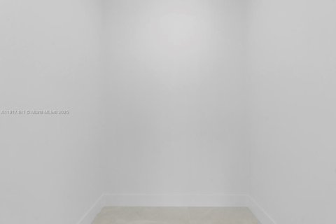 House in Miami, Florida 3 bedrooms, 131.92 sq.m. № 1972191 - photo 19