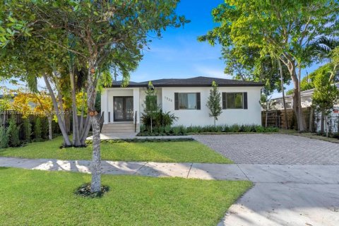 House in Miami, Florida 3 bedrooms, 131.92 sq.m. № 1972191