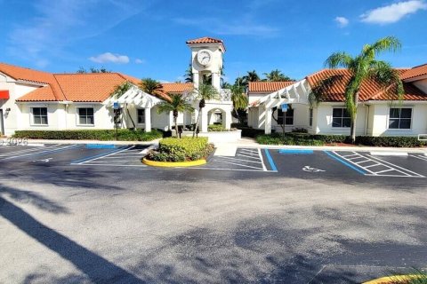 Commercial property in Miami, Florida № 2153879 - photo 17