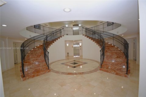 Commercial property in Miami, Florida № 2153879 - photo 2