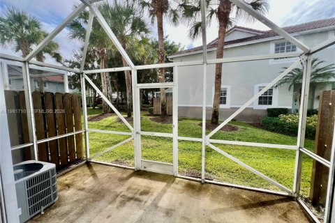 Снять в аренду таунхаус в Уэстон, Флорида 3 спальни, 134.06м2, № 2062786 - фото 20