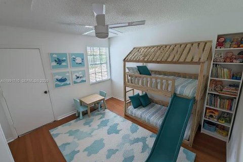 Снять в аренду таунхаус в Уэстон, Флорида 3 спальни, 134.06м2, № 2062786 - фото 5