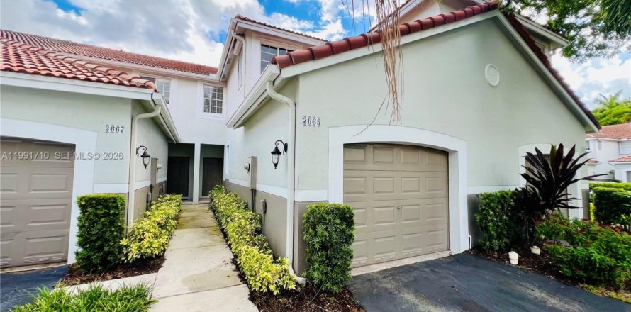 Таунхаус в Уэстон, Флорида 3 спальни, 134.06м2 № 2062786