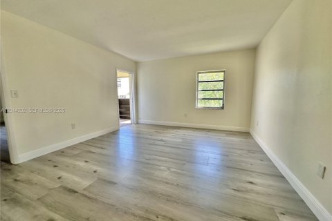 Condo in Miami, Florida, 1 bedroom  № 2076270 - photo 13