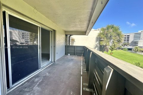 Condo in Miami, Florida, 1 bedroom  № 2076270 - photo 7