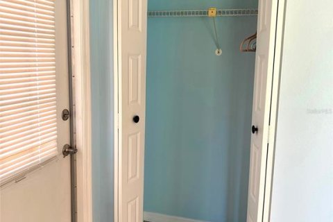 Condominio en alquiler en Sun City Center, Florida, 2 dormitorios, 89.19 m2 № 1901778 - foto 8