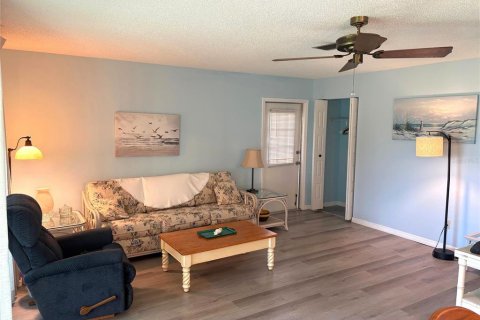 Condominio en alquiler en Sun City Center, Florida, 2 dormitorios, 89.19 m2 № 1901778 - foto 7