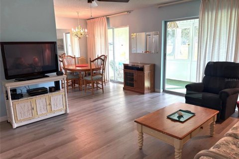 Condominio en alquiler en Sun City Center, Florida, 2 dormitorios, 89.19 m2 № 1901778 - foto 5