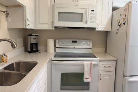 Condominio en alquiler en Sun City Center, Florida, 2 dormitorios, 89.19 m2 № 1901778 - foto 13