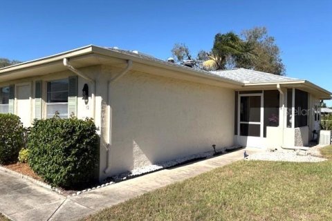 Condominio en alquiler en Sun City Center, Florida, 2 dormitorios, 89.19 m2 № 1901778 - foto 1