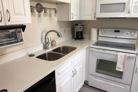 Condominio en alquiler en Sun City Center, Florida, 2 dormitorios, 89.19 m2 № 1901778 - foto 12