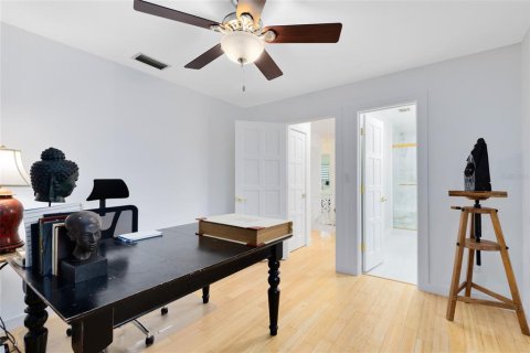 House in Orlando, Florida 4 bedrooms, 212.65 sq.m. № 1893956 - photo 25