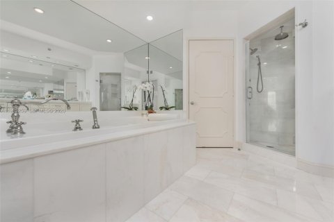 Купить кондоминиум в Ки-Бискейн, Флорида 3 спальни, 232.26м2, № 2047478 - фото 13