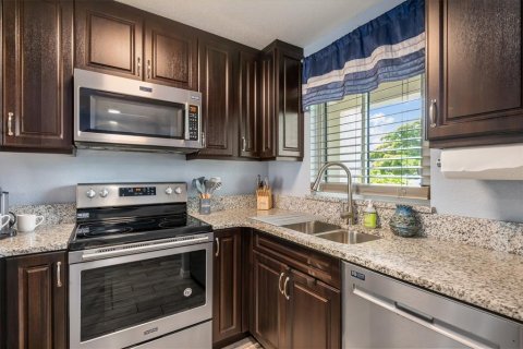 Condo in Punta Gorda, Florida, 2 bedrooms  № 2227663 - photo 12