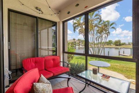 Condo in Punta Gorda, Florida, 2 bedrooms  № 2227663 - photo 26