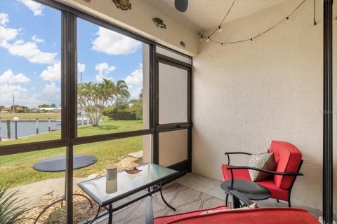 Condo in Punta Gorda, Florida, 2 bedrooms  № 2227663 - photo 24