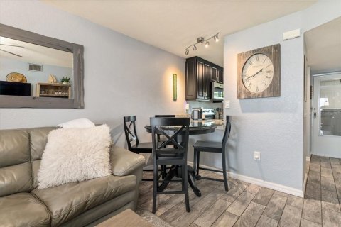 Condo in Punta Gorda, Florida, 2 bedrooms  № 2227663 - photo 11