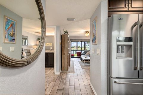 Condo in Punta Gorda, Florida, 2 bedrooms  № 2227663 - photo 6