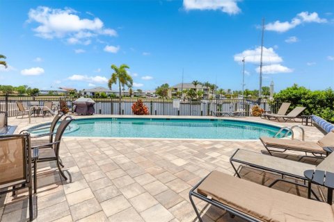 Condo in Punta Gorda, Florida, 2 bedrooms  № 2227663 - photo 5