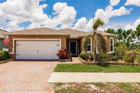 House in Punta Gorda, Florida 3 bedrooms, 162.02 sq.m. № 1805641 - photo 3