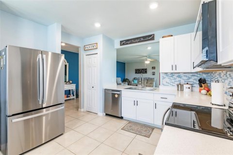 House in Punta Gorda, Florida 3 bedrooms, 162.02 sq.m. № 1805641 - photo 16