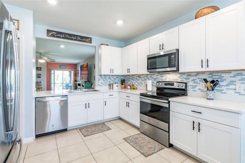 House in Punta Gorda, Florida 3 bedrooms, 162.02 sq.m. № 1805641 - photo 15