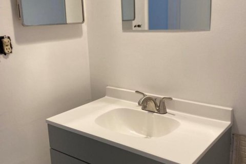 Снять в аренду кондоминиум в Форт-Лодердейл, Флорида 3 комнаты, 110.55м2, № 2175630 - фото 6