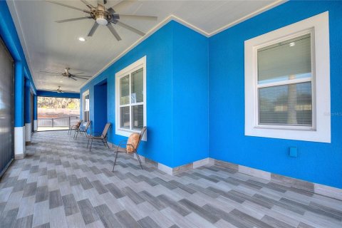 Villa ou maison à vendre à Haines City, Floride: 4 chambres, 322.65 m2 № 2148423 - photo 5