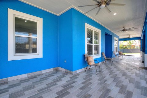 Villa ou maison à vendre à Haines City, Floride: 4 chambres, 322.65 m2 № 2148423 - photo 4