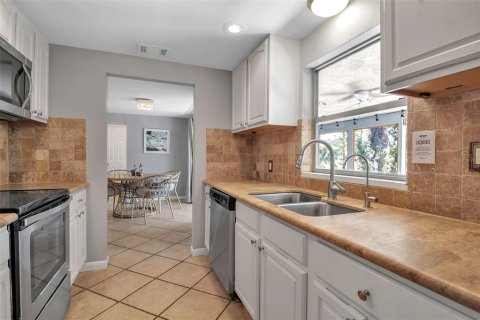 Купить виллу или дом в Венеция, Флорида 5 комнат, 105.54м2, № 1900876 - фото 24