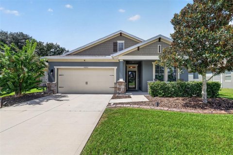 Villa ou maison à vendre à Eustis, Floride: 4 chambres, 193.61 m2 № 2388646 - photo 2