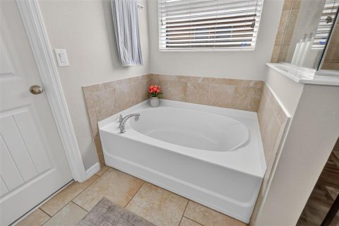 Villa ou maison à vendre à Eustis, Floride: 4 chambres, 193.61 m2 № 2388646 - photo 24