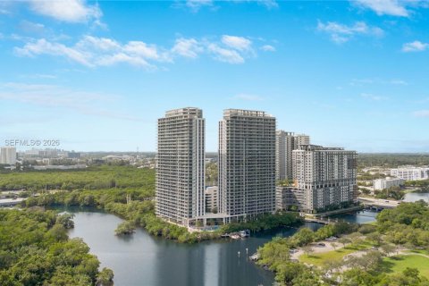 Copropriété à vendre à North Miami Beach, Floride: 1 chambre, 87.05 m2 № 2033761 - photo 2